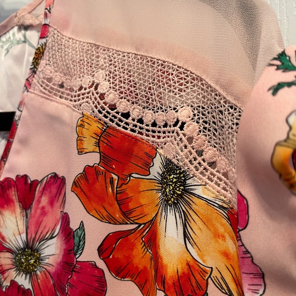 Express Satin Floral Print Short Sleeve Blouse with lace accent and cap sleeves - Picture 4 of 6